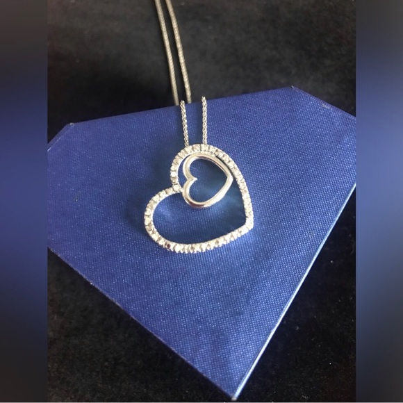 Jewelry - Elegant Sterling Silver Heart Pendant Necklace